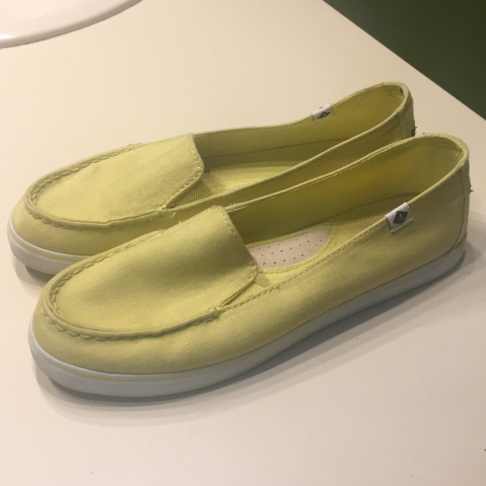 Pastel yellow Sperry slip one size 9